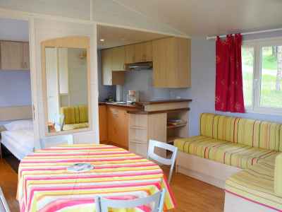 Salon-cuisine du mobil-home